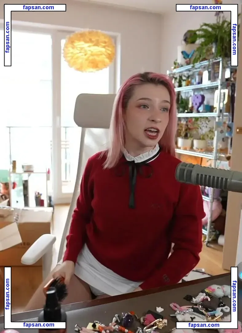 Nieuczesana nude photo #0021 from OnlyFans