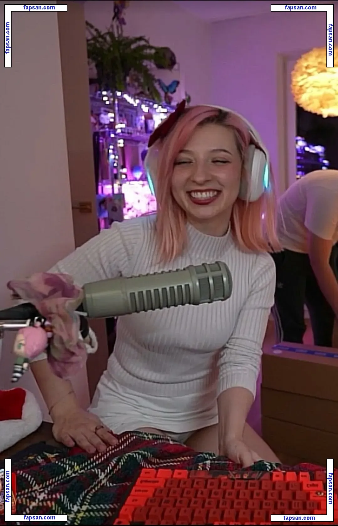 Nieuczesana nude photo #0026 from OnlyFans