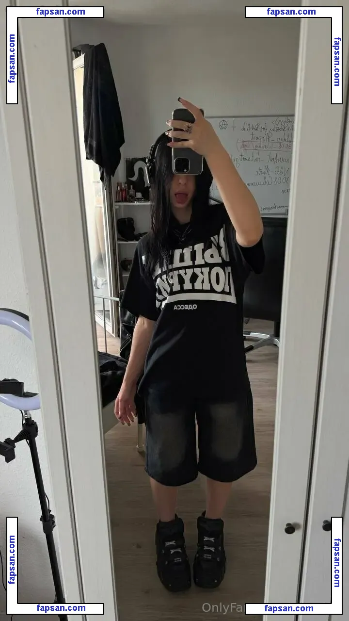 nika_lun nude photo #0001 from OnlyFans