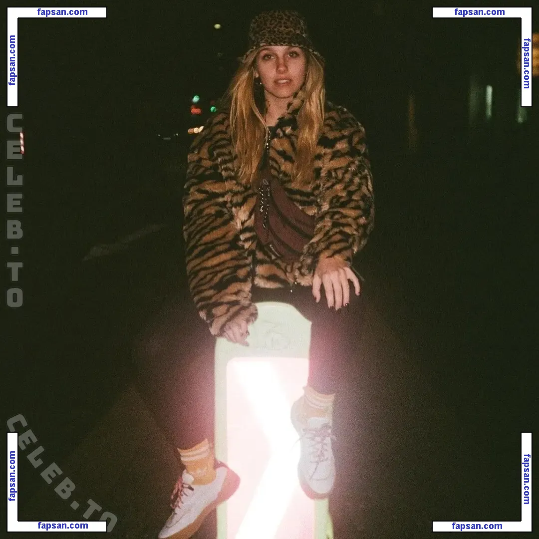 Nike101 голая фото #0020 с Онлифанс