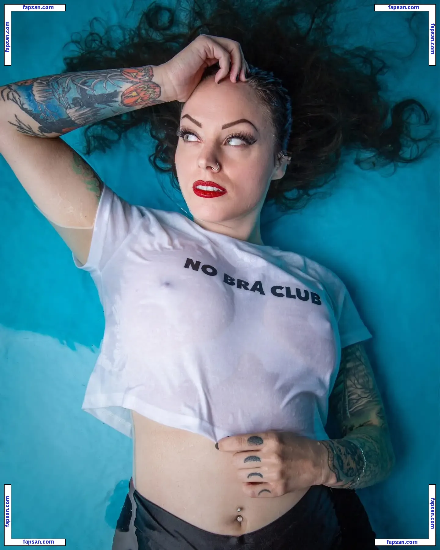 Niki Dysnomia nude photo #0006 from OnlyFans