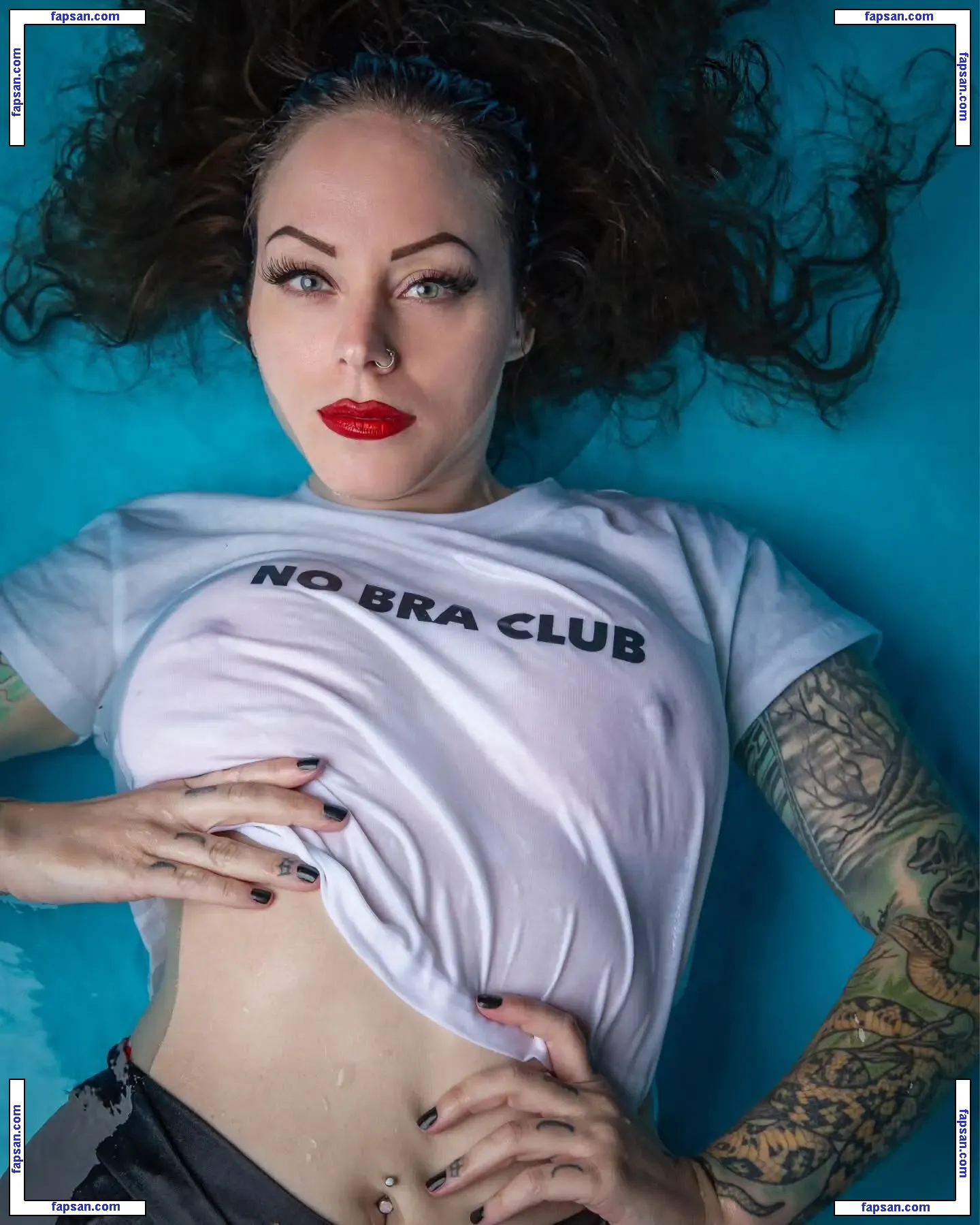 Niki Dysnomia nude photo #0008 from OnlyFans