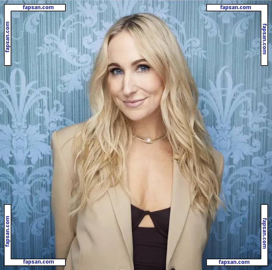 Nikki Glaser голая фото #0165 с Онлифанс