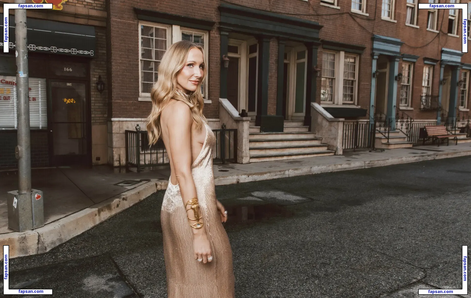 Nikki Glaser голая фото #0299 с Онлифанс