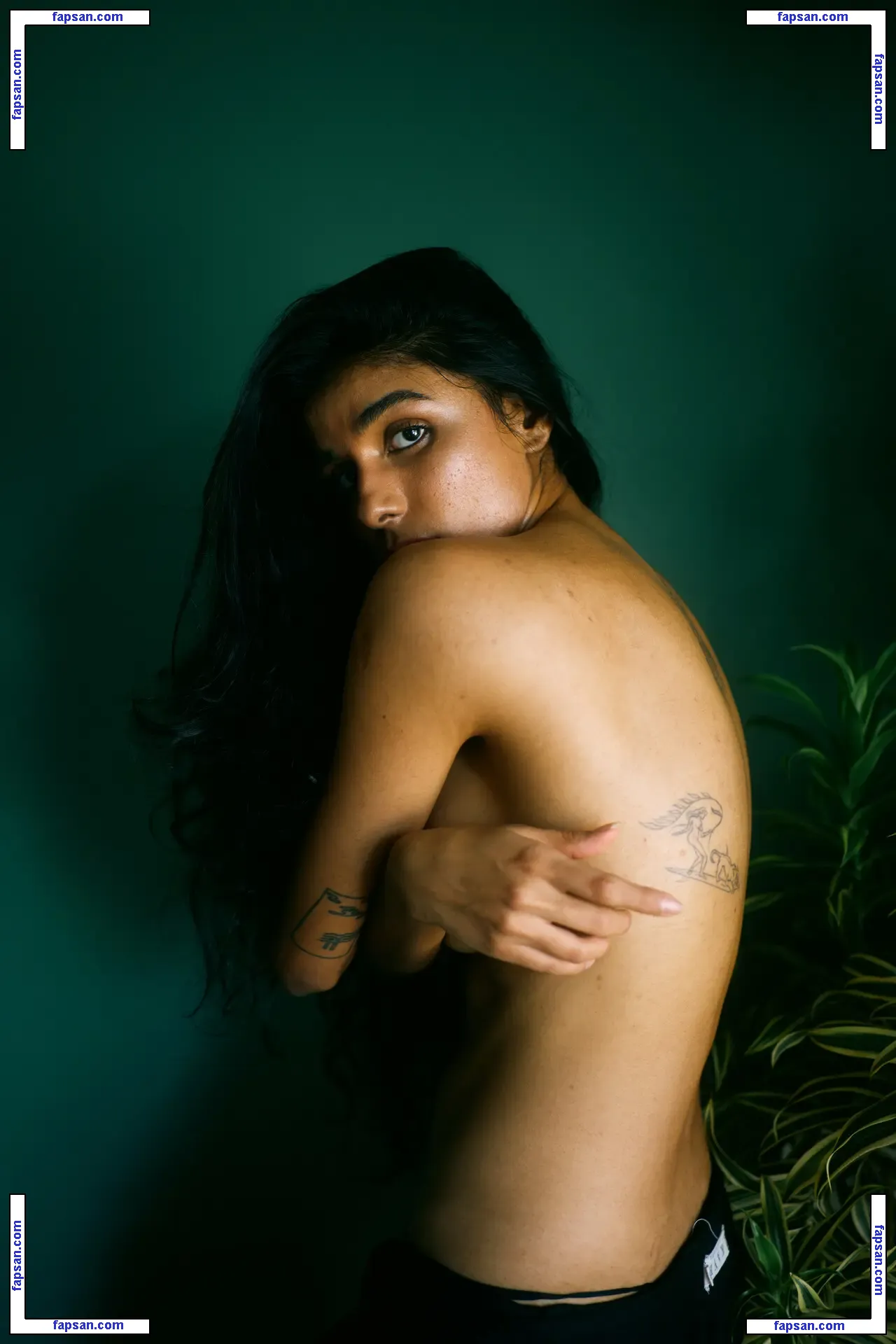 niktamshra nude photo #0006 from OnlyFans
