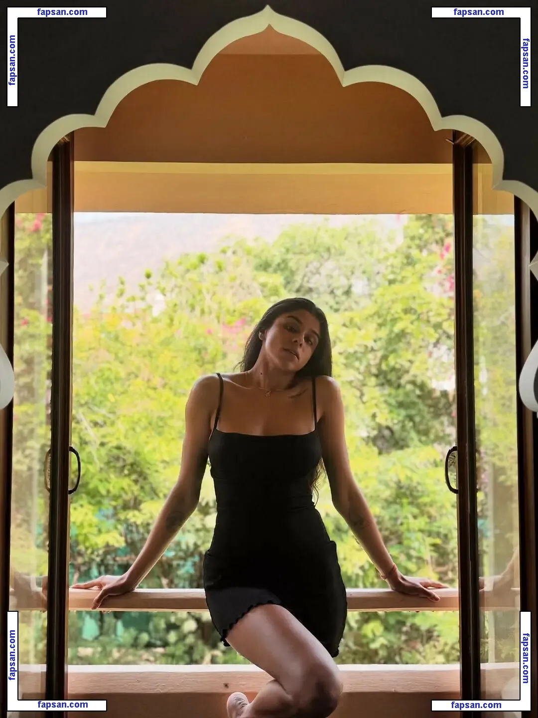 niktamshra nude photo #0009 from OnlyFans