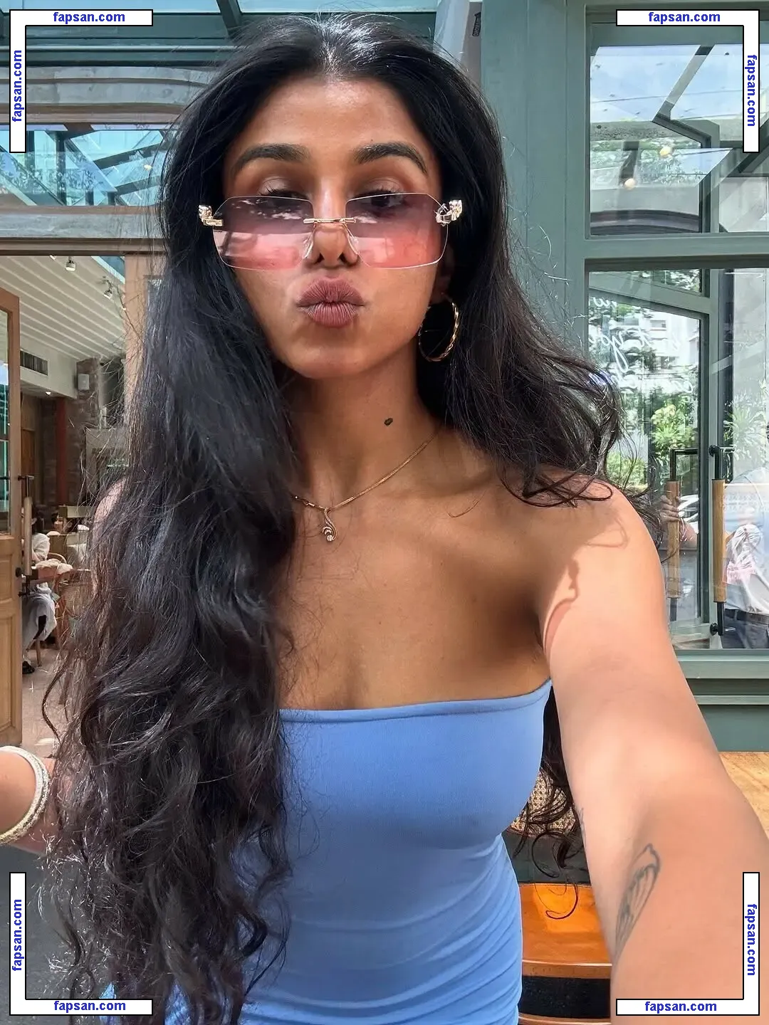 niktamshra nude photo #0011 from OnlyFans