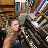 Nilufer Yanya nude #0007