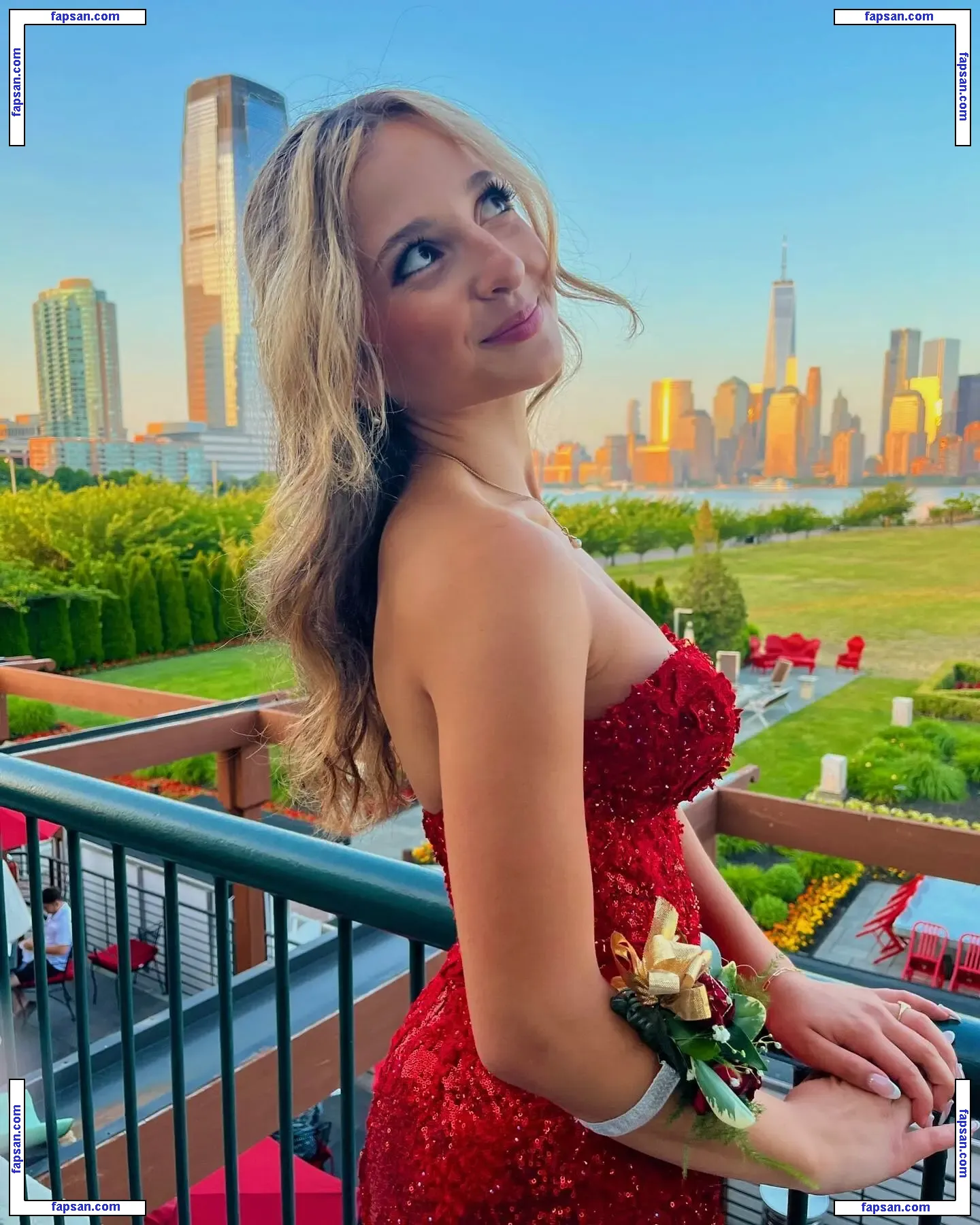 Nina Cotroneo nude photo #0005 from OnlyFans