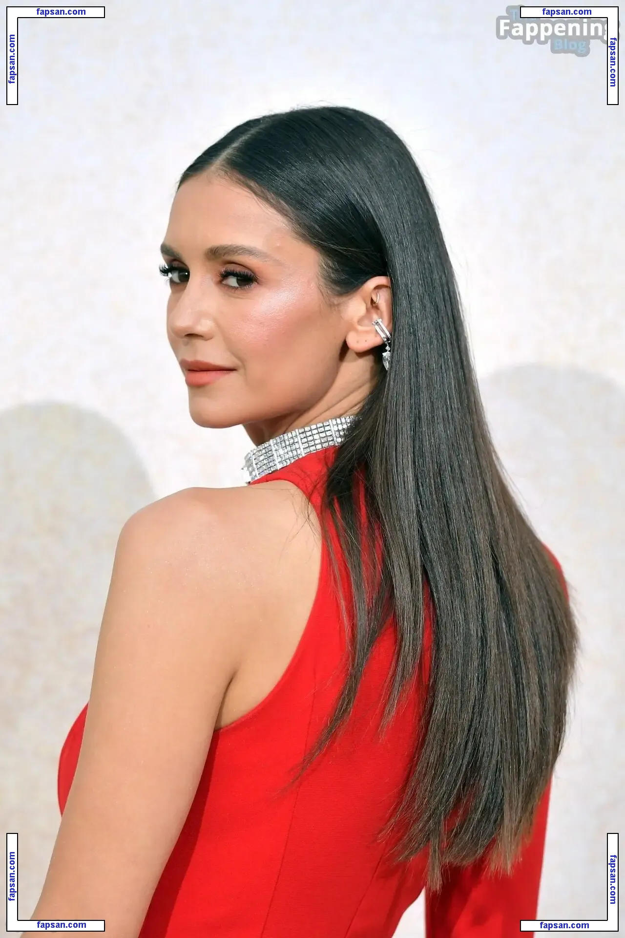 Nina Dobrev голая фото #1792 с Онлифанс