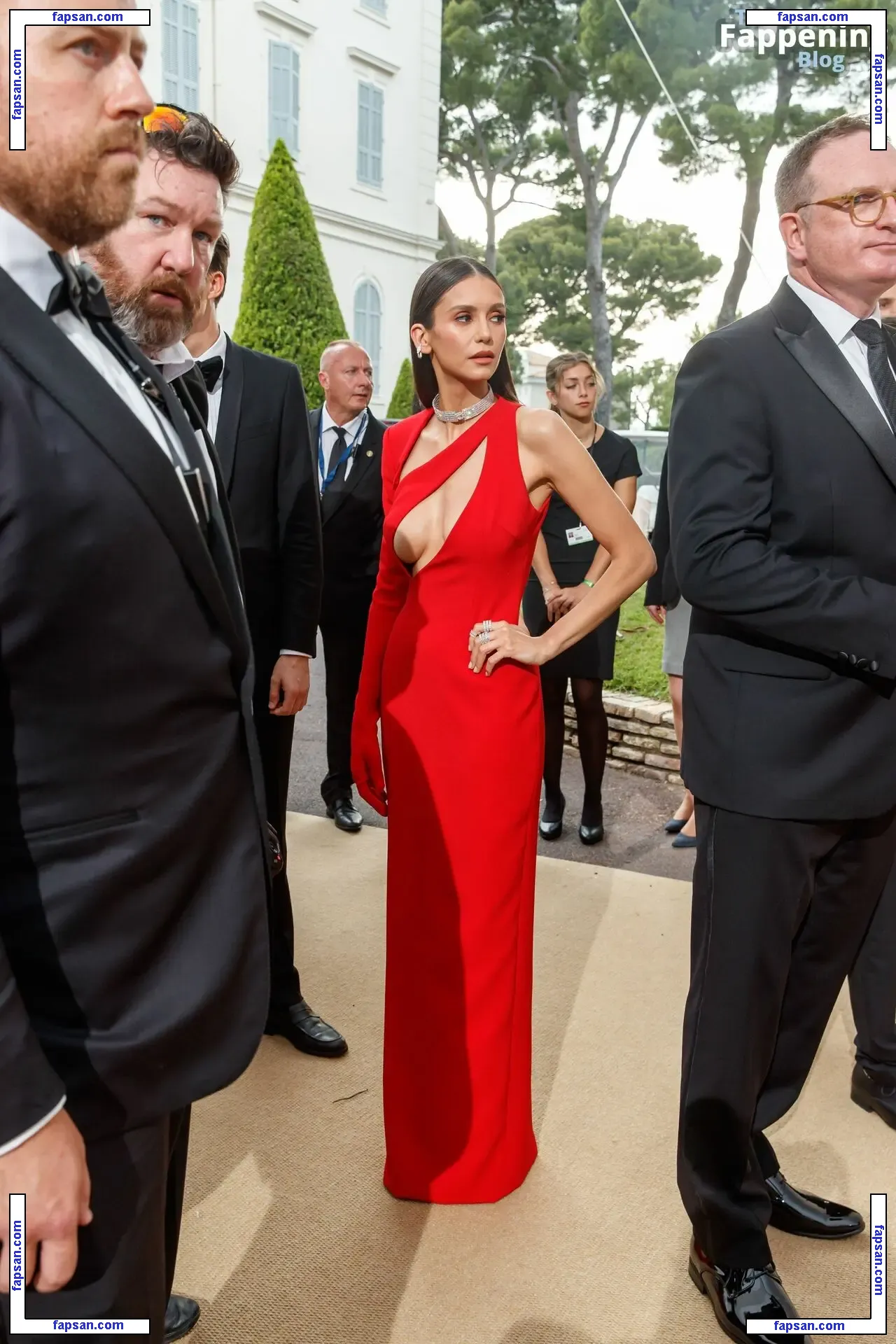 Nina Dobrev голая фото #1801 с Онлифанс