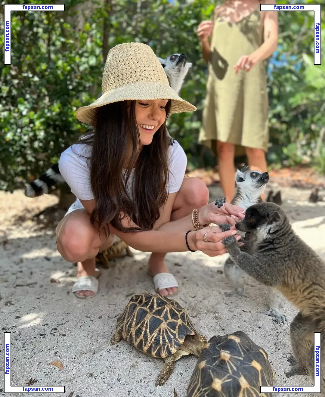 Nina Dobrev голая фото #1840 с Онлифанс