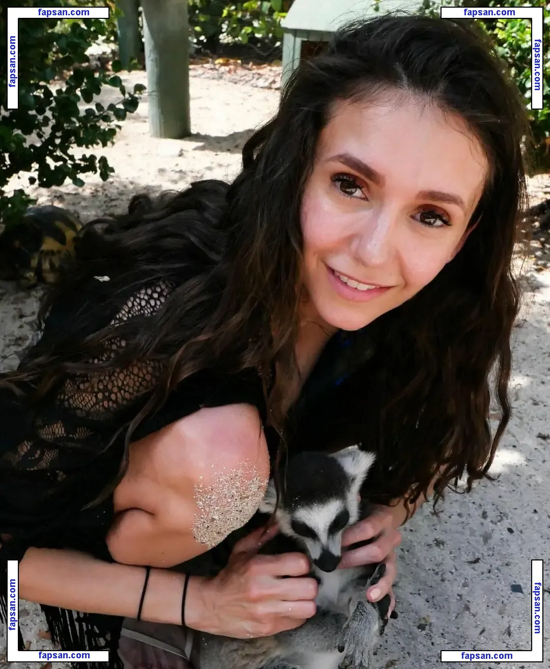 Nina Dobrev голая фото #1842 с Онлифанс