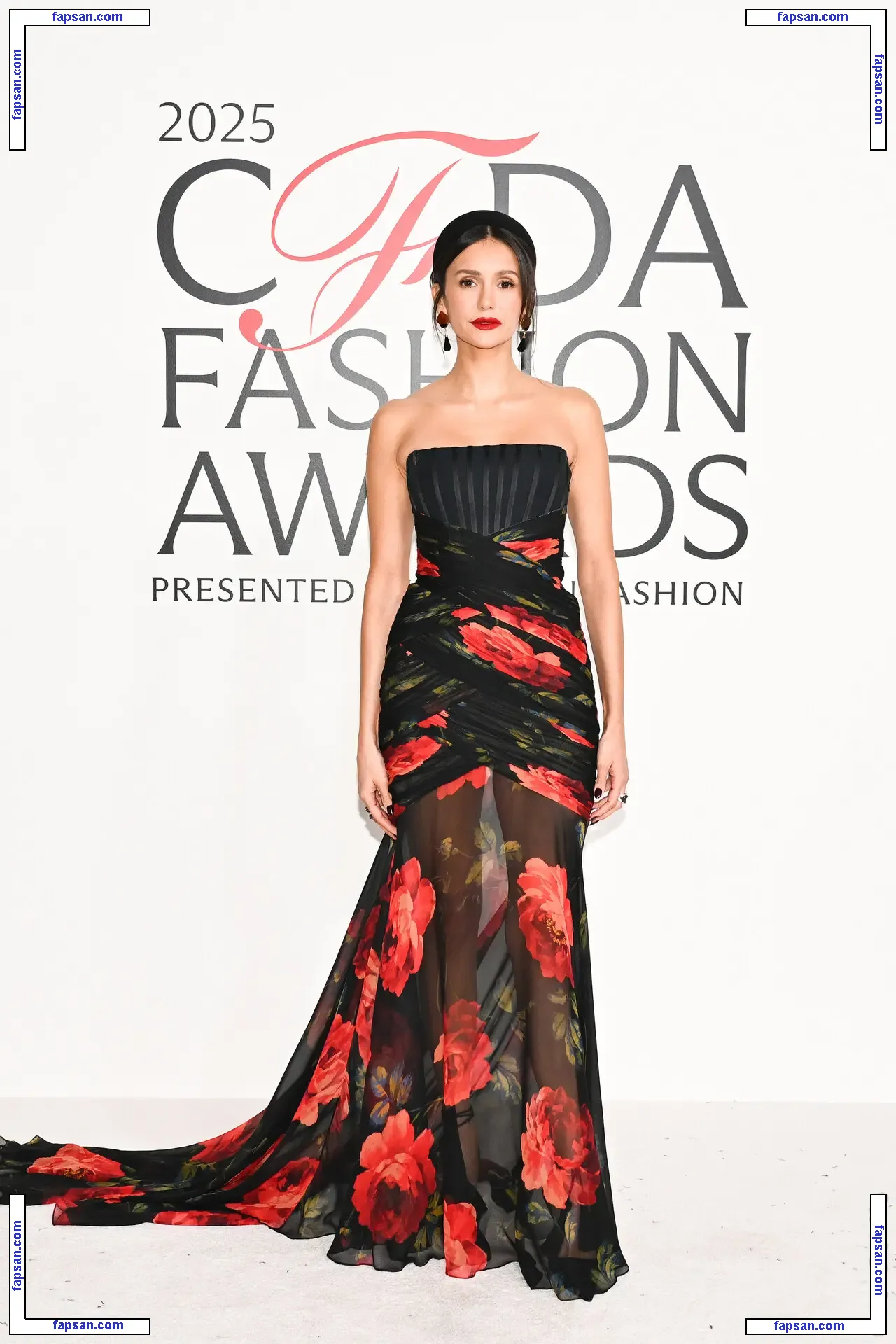 Nina Dobrev голая фото #2578 с Онлифанс