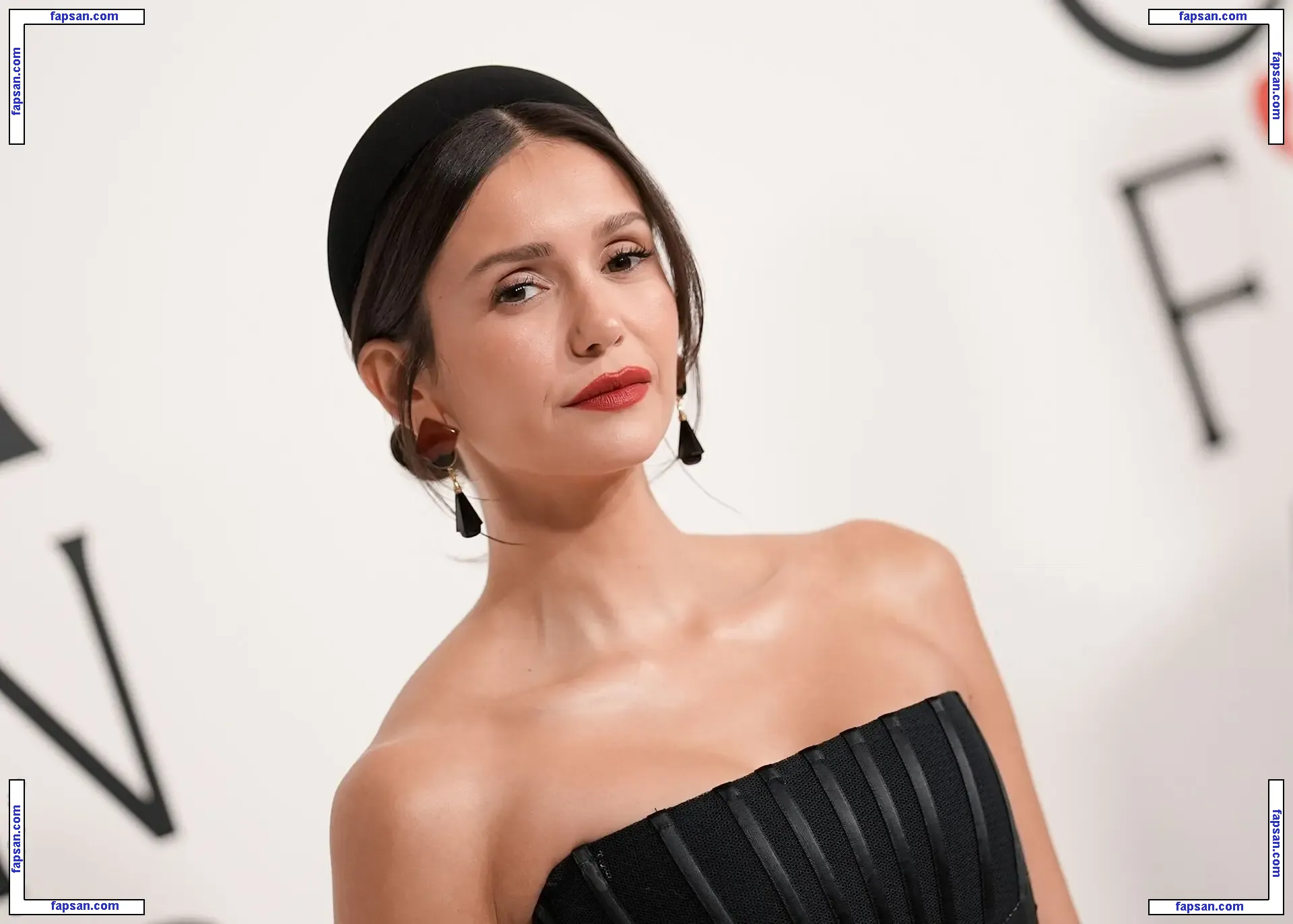 Nina Dobrev голая фото #2579 с Онлифанс