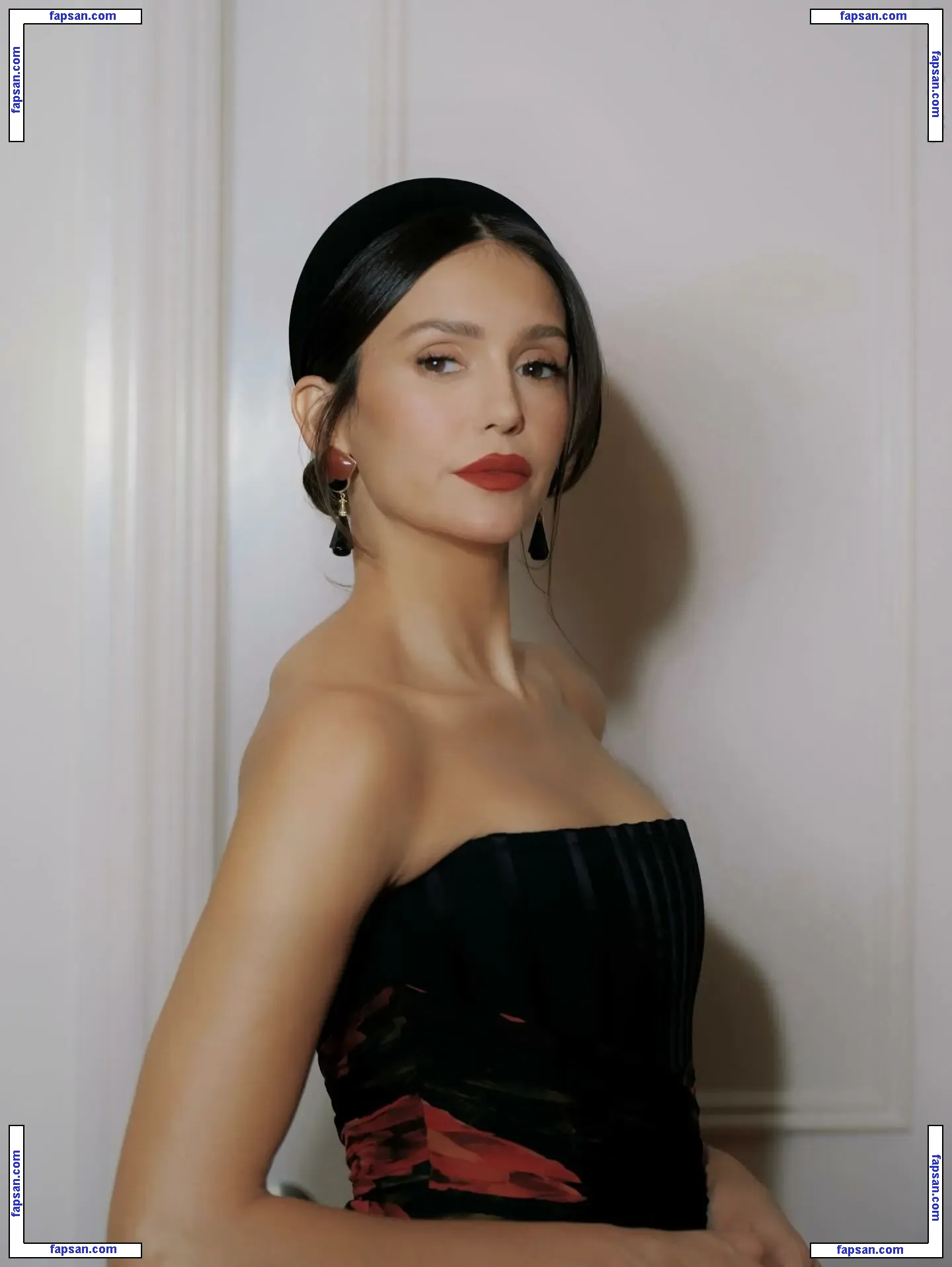 Nina Dobrev голая фото #2583 с Онлифанс