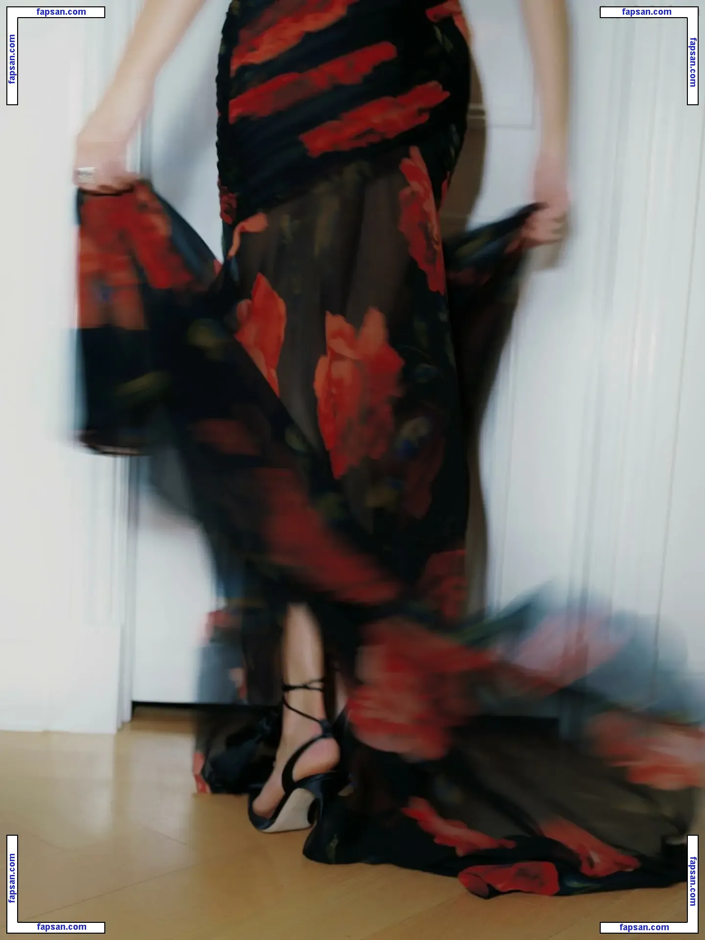 Nina Dobrev голая фото #2584 с Онлифанс