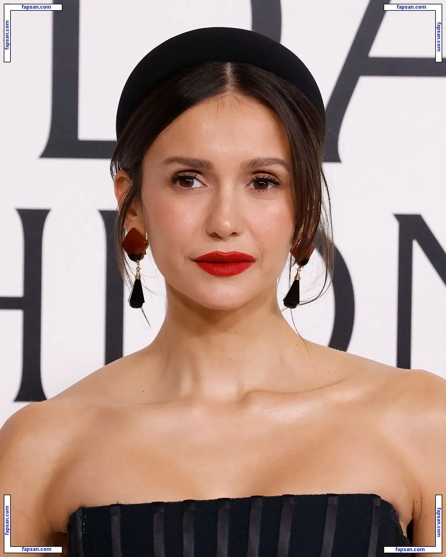 Nina Dobrev голая фото #2586 с Онлифанс