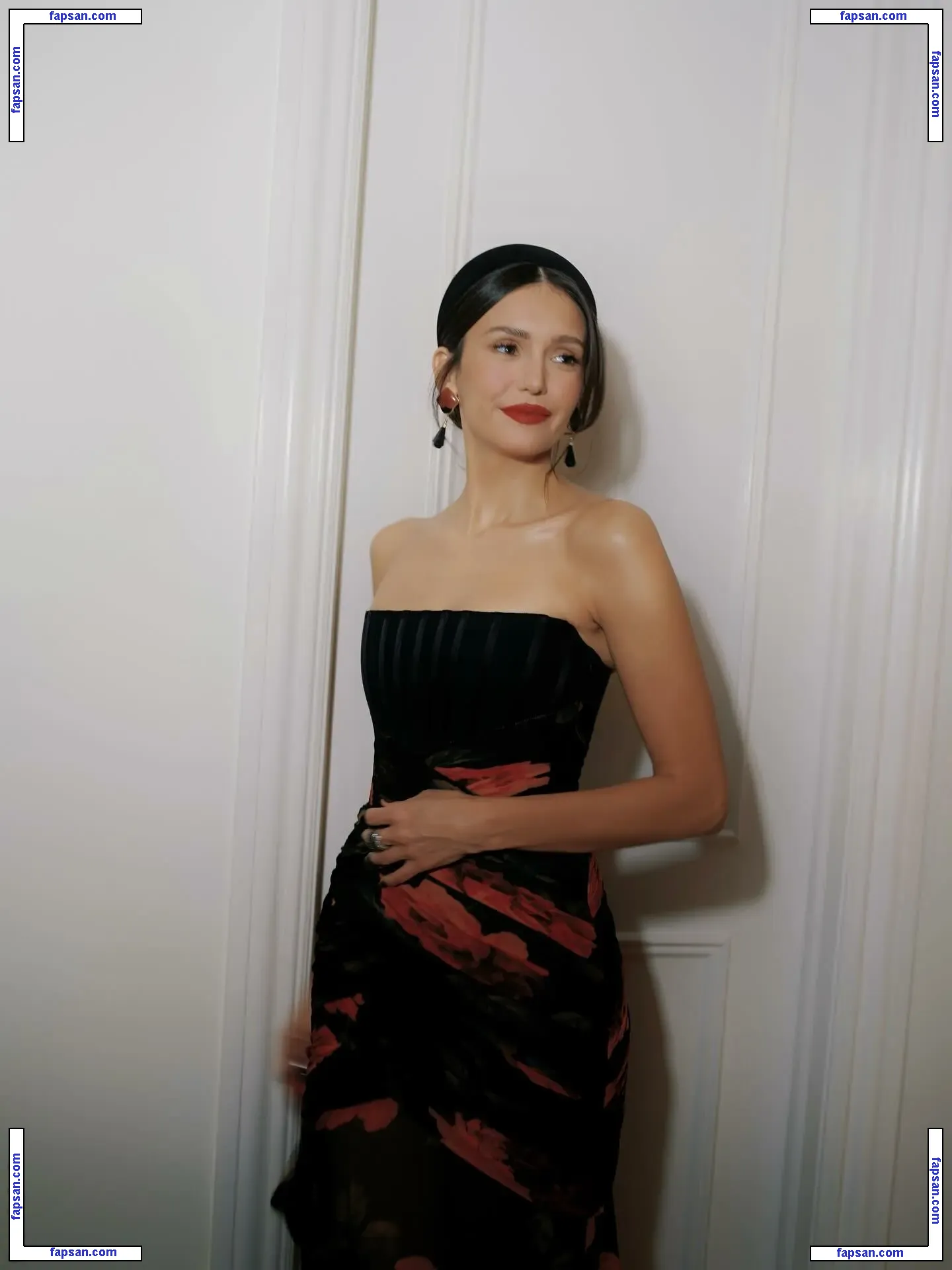 Nina Dobrev голая фото #2595 с Онлифанс