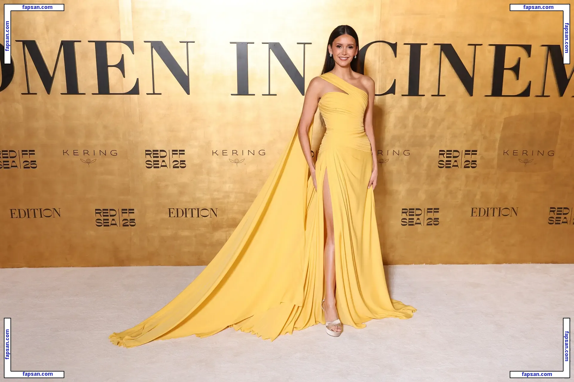 Nina Dobrev голая фото #2667 с Онлифанс