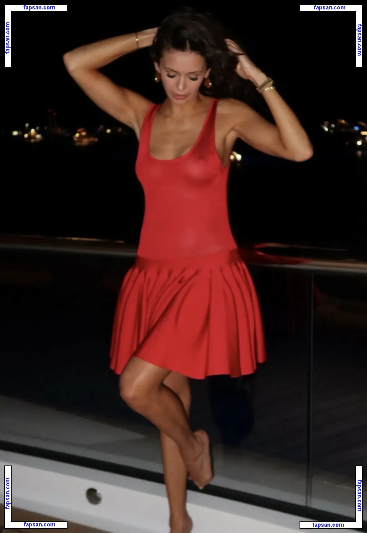 Nina Dobrev голая фото #2709 с Онлифанс