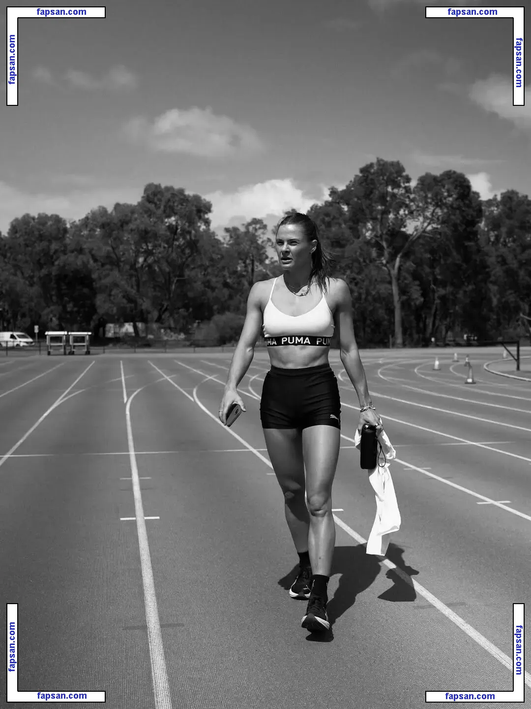 Nina Kennedy голая фото #0021 с Онлифанс