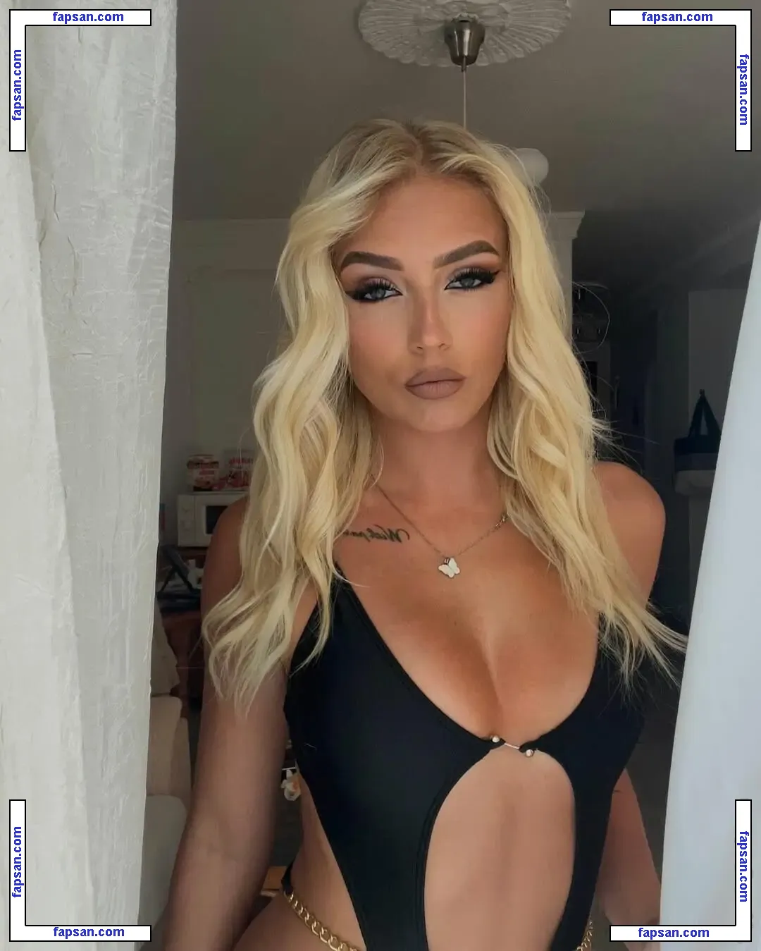 Nina Ninci nude photo #0004 from OnlyFans
