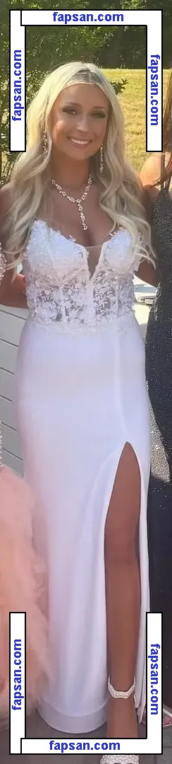 Nina nude photo #0021 from OnlyFans