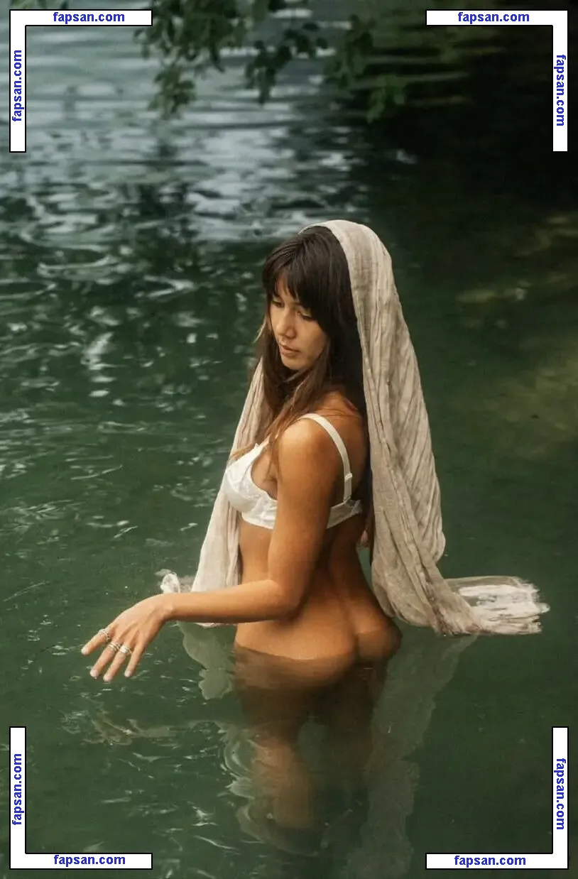 Nina Pirola голая фото #0008 с Онлифанс