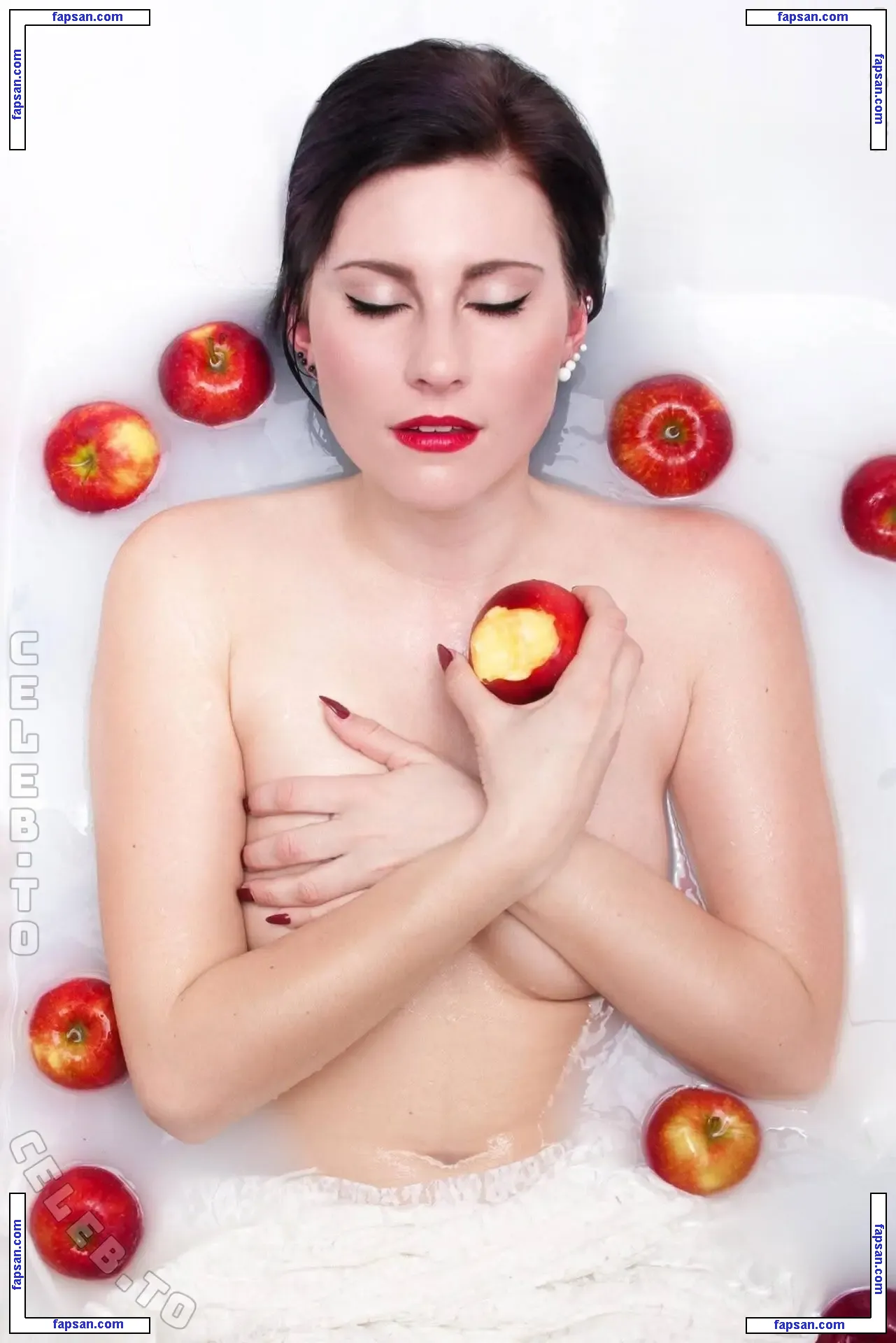 Nina Van Graef голая фото #0020 с Онлифанс