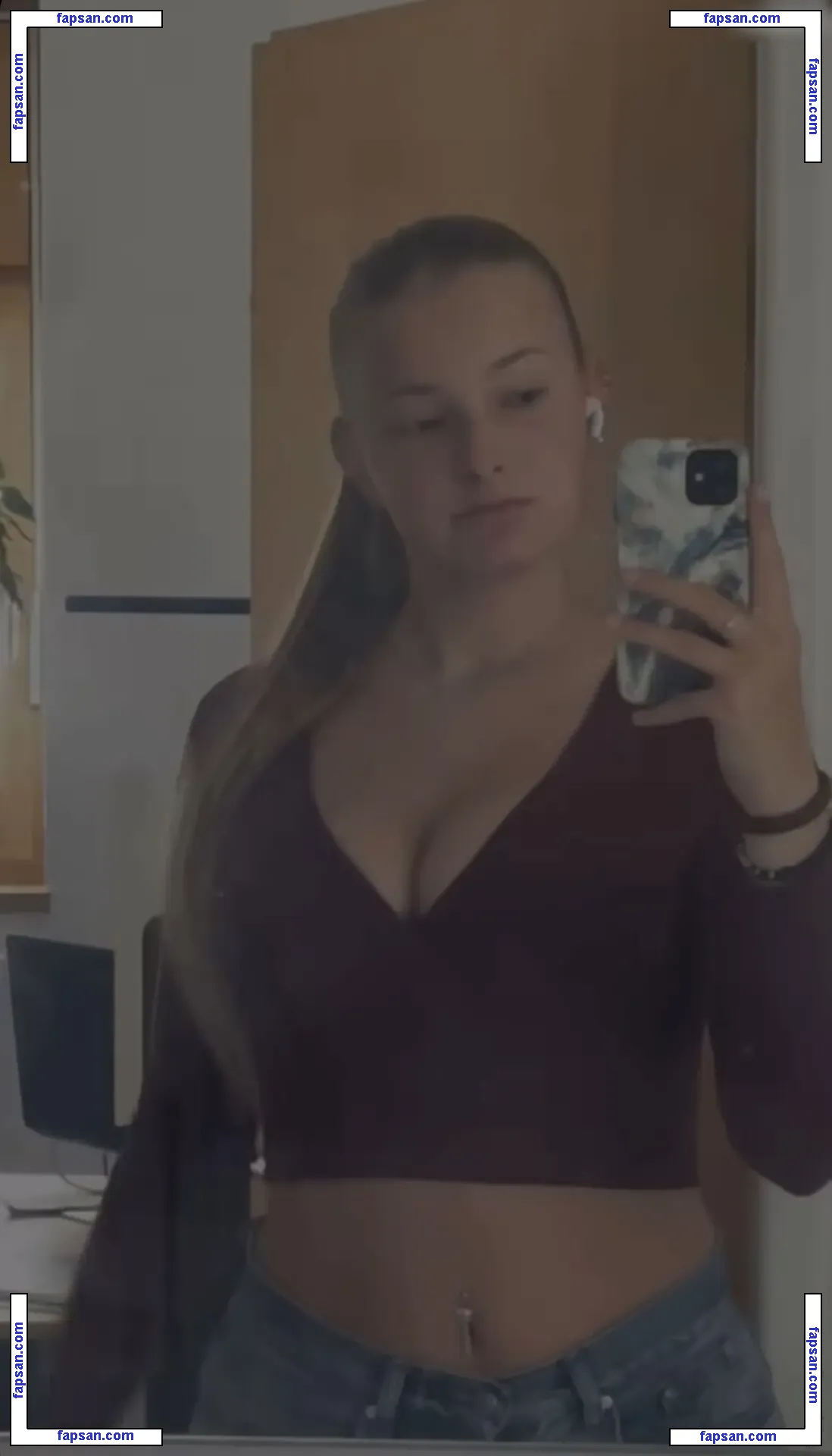 nina._.xyc nude photo #0001 from OnlyFans