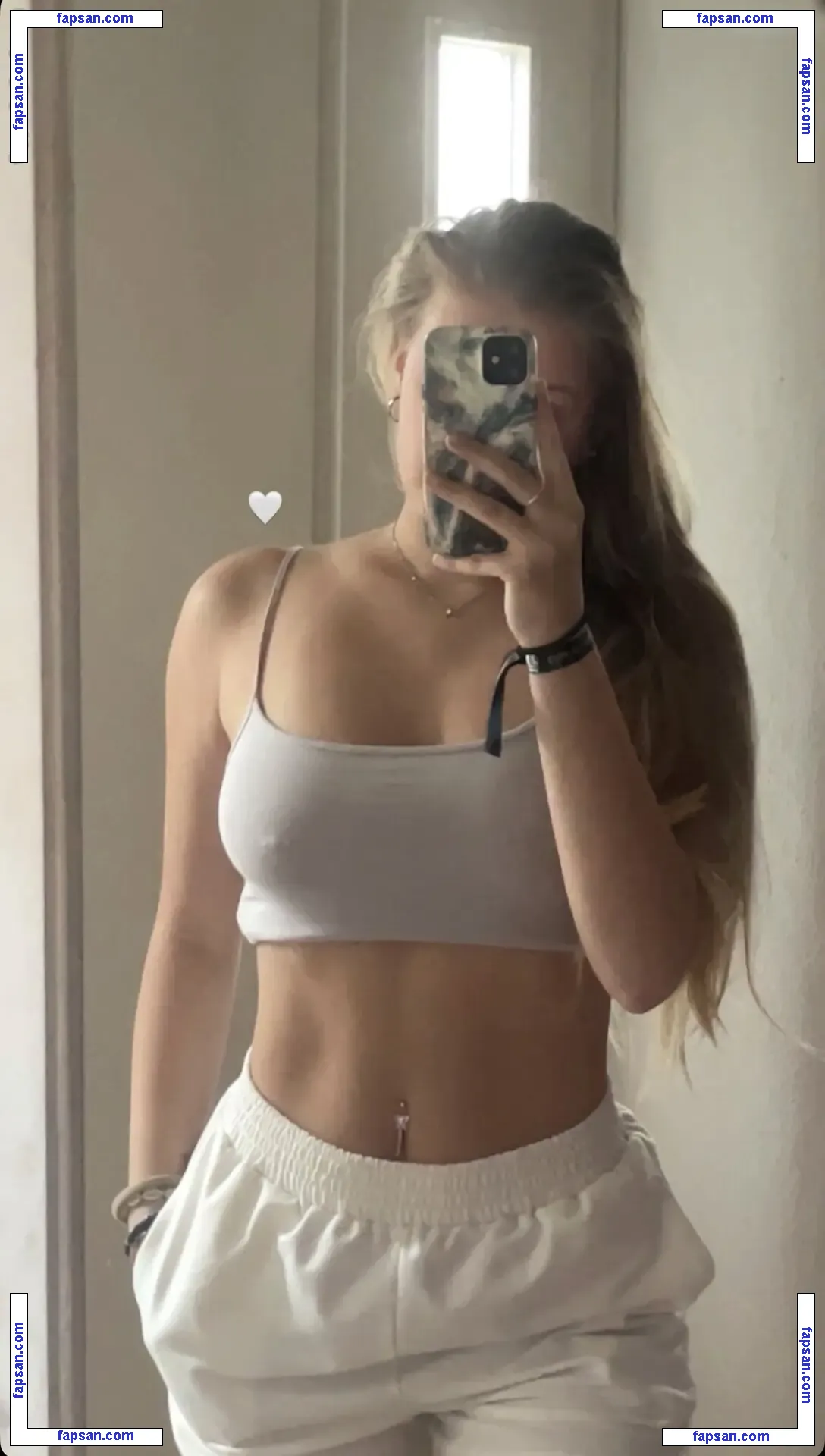 nina._.xyc nude photo #0014 from OnlyFans
