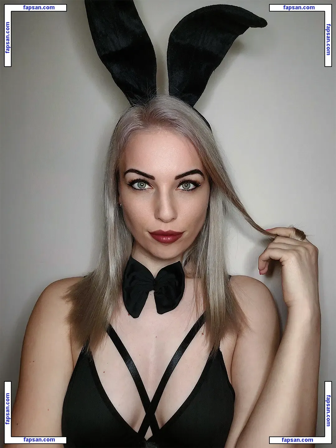ninagoldman nude photo #0007 from OnlyFans