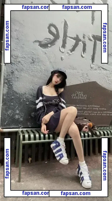 NinimlgbReal nude photo #0005 from OnlyFans