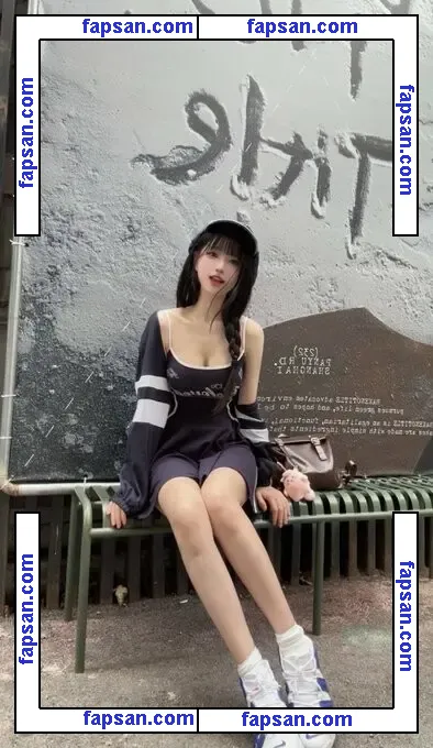 NinimlgbReal nude photo #0006 from OnlyFans