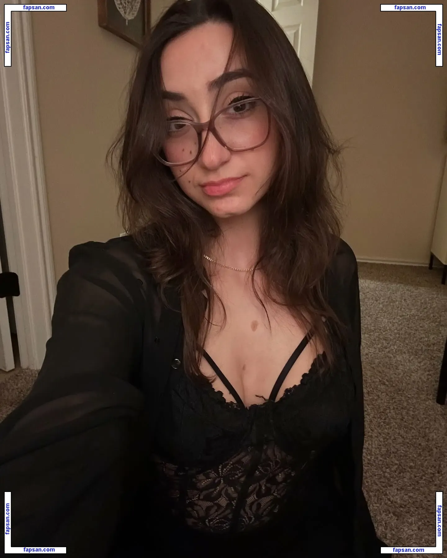Ninou nude photo #0001 from OnlyFans