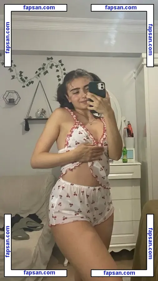 Nisa Kavak nude photo #0007 from OnlyFans