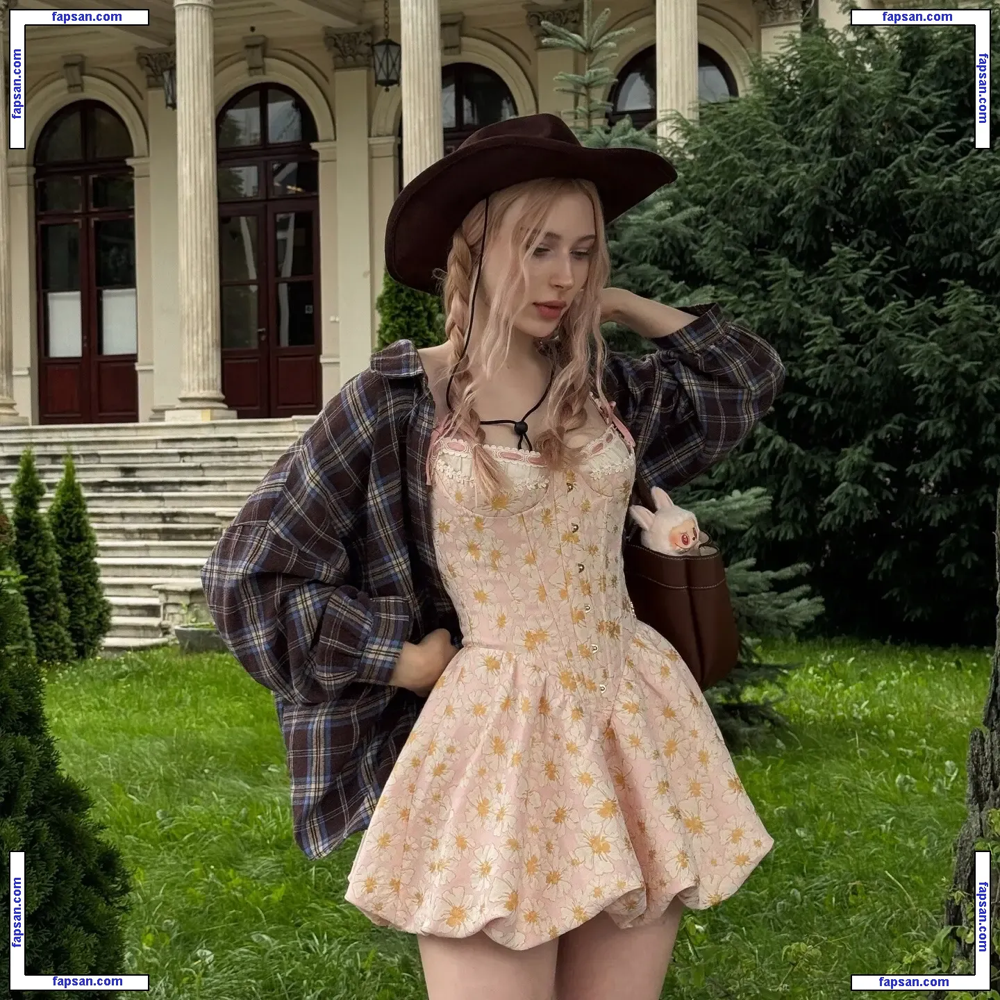 Nix Beiar nude photo #0020 from OnlyFans