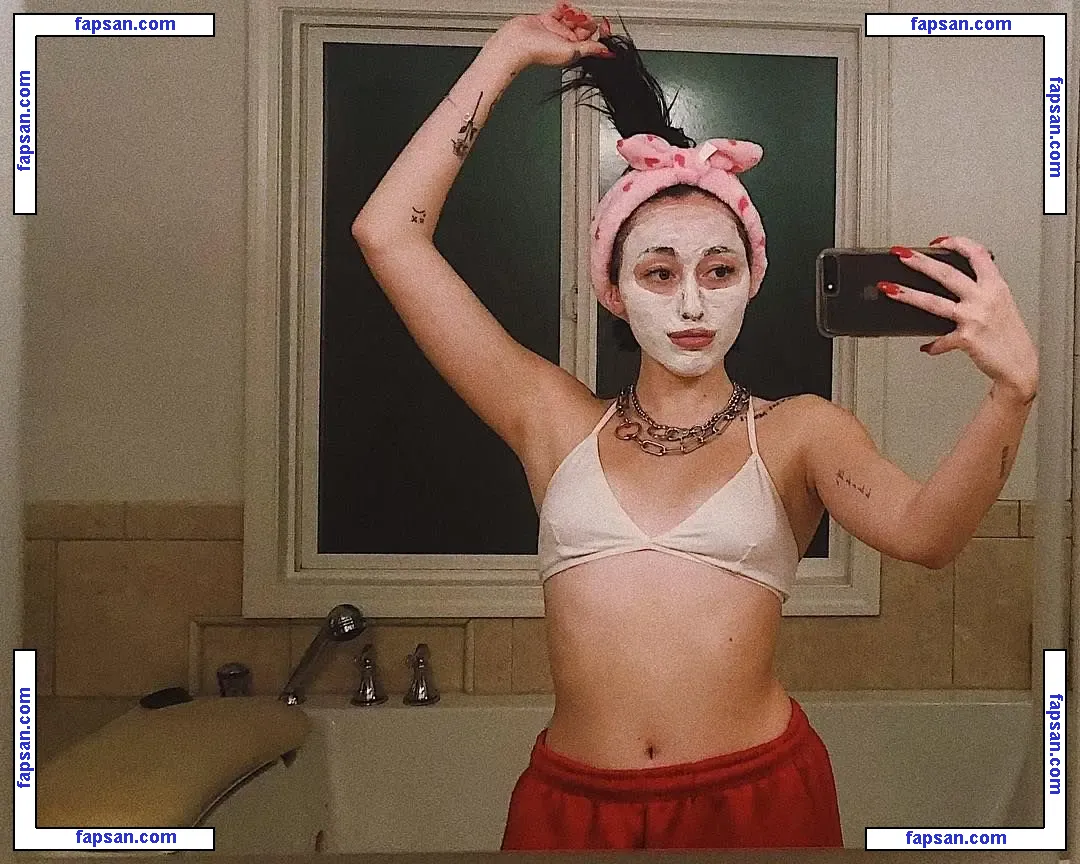 Noah Cyrus nude photo #0008 from OnlyFans