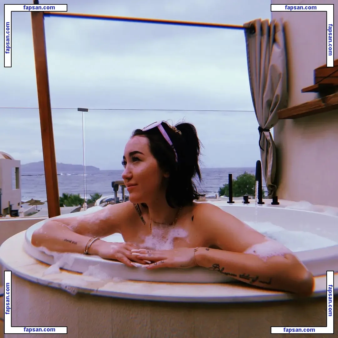 Noah Cyrus nude photo #0036 from OnlyFans