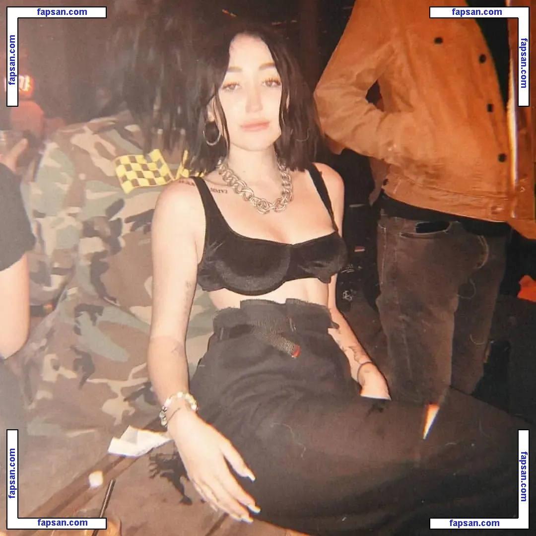 Noah Cyrus nude photo #0083 from OnlyFans