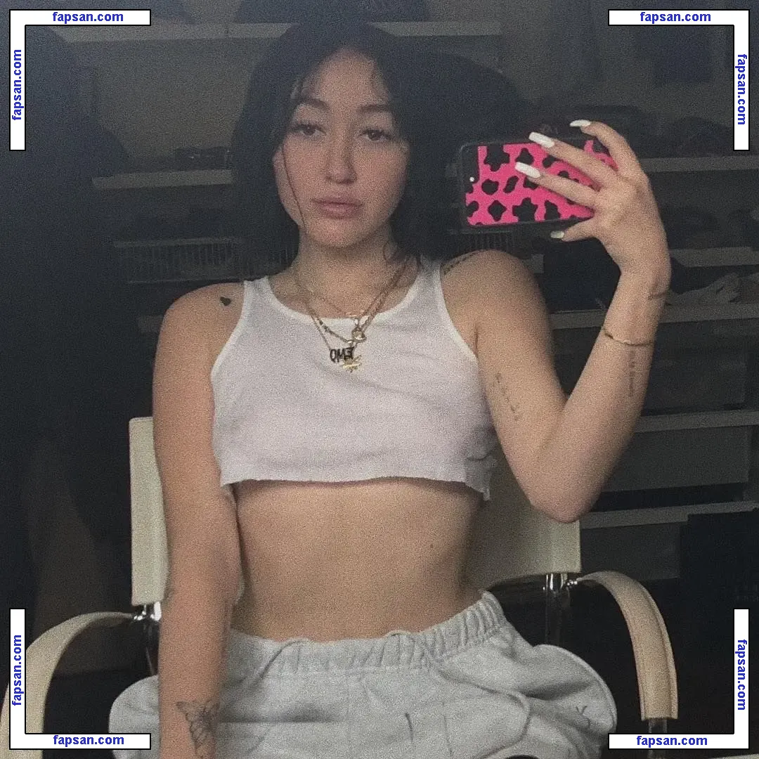 Noah Cyrus nude photo #0103 from OnlyFans