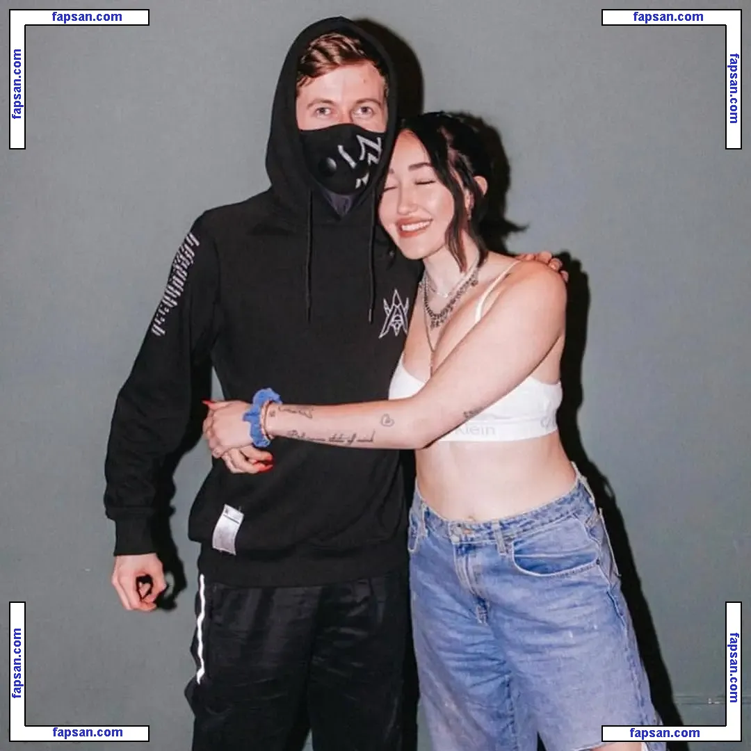 Noah Cyrus nude photo #0114 from OnlyFans