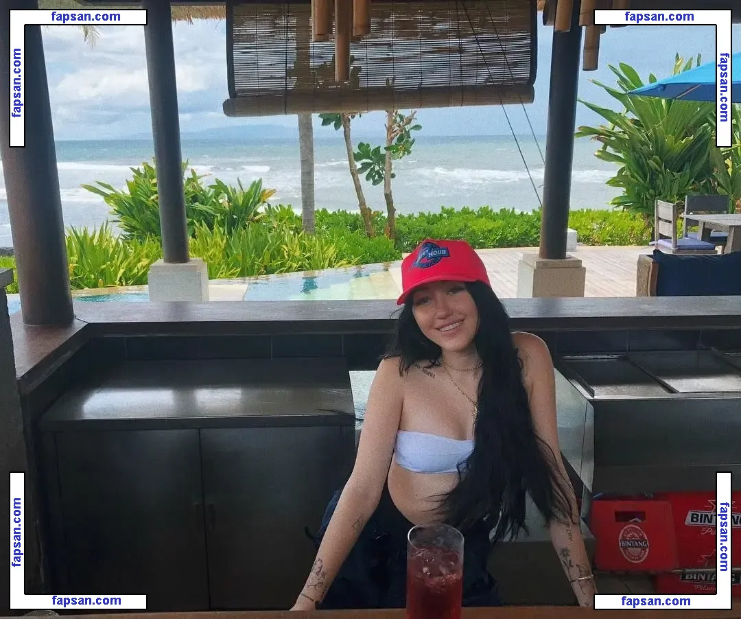 Noah Cyrus nude photo #0134 from OnlyFans