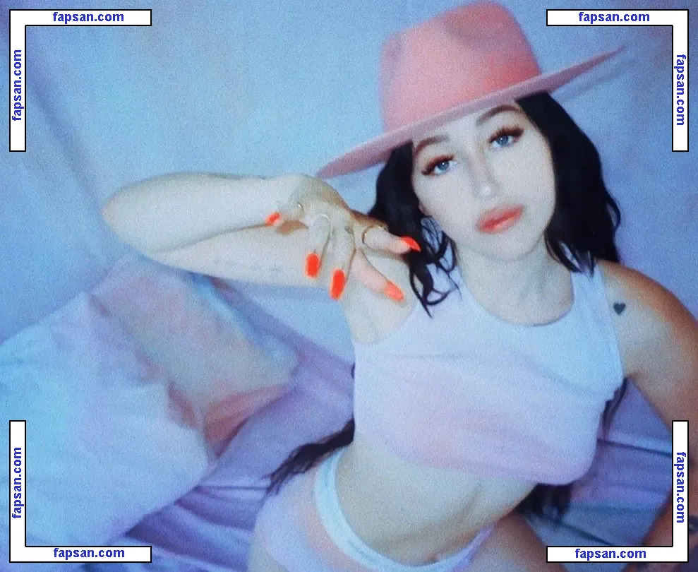 Noah Cyrus nude photo #0158 from OnlyFans