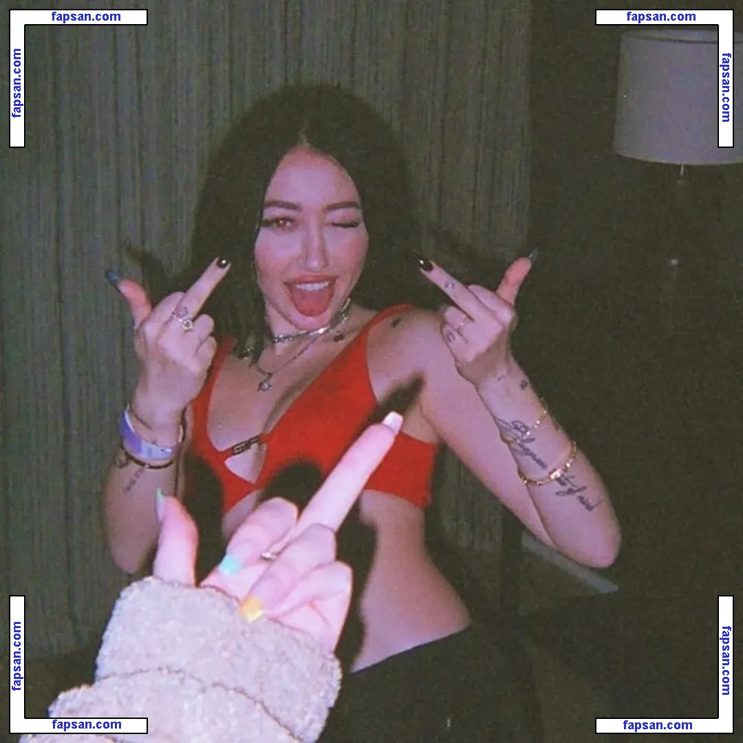 Noah Cyrus nude photo #0160 from OnlyFans