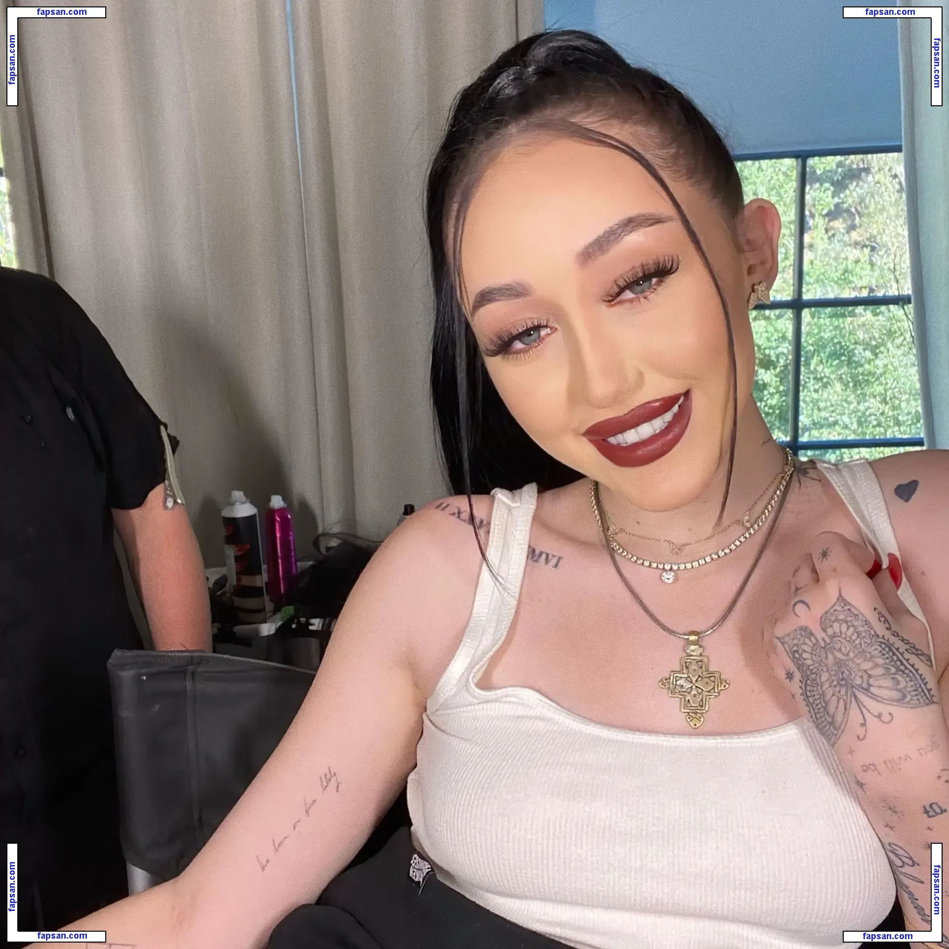 Noah Cyrus nude photo #0258 from OnlyFans