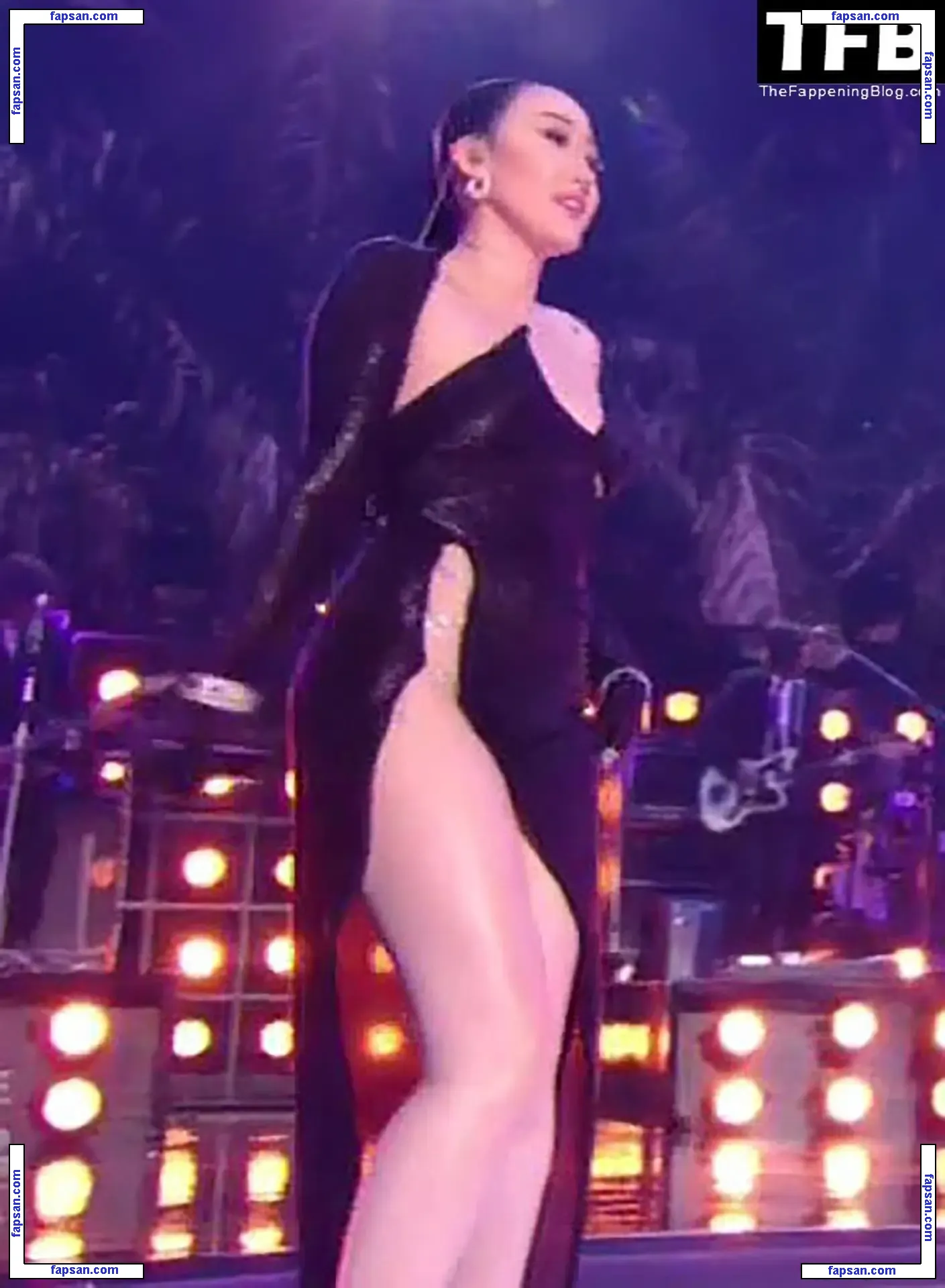 Noah Cyrus nude photo #0401 from OnlyFans