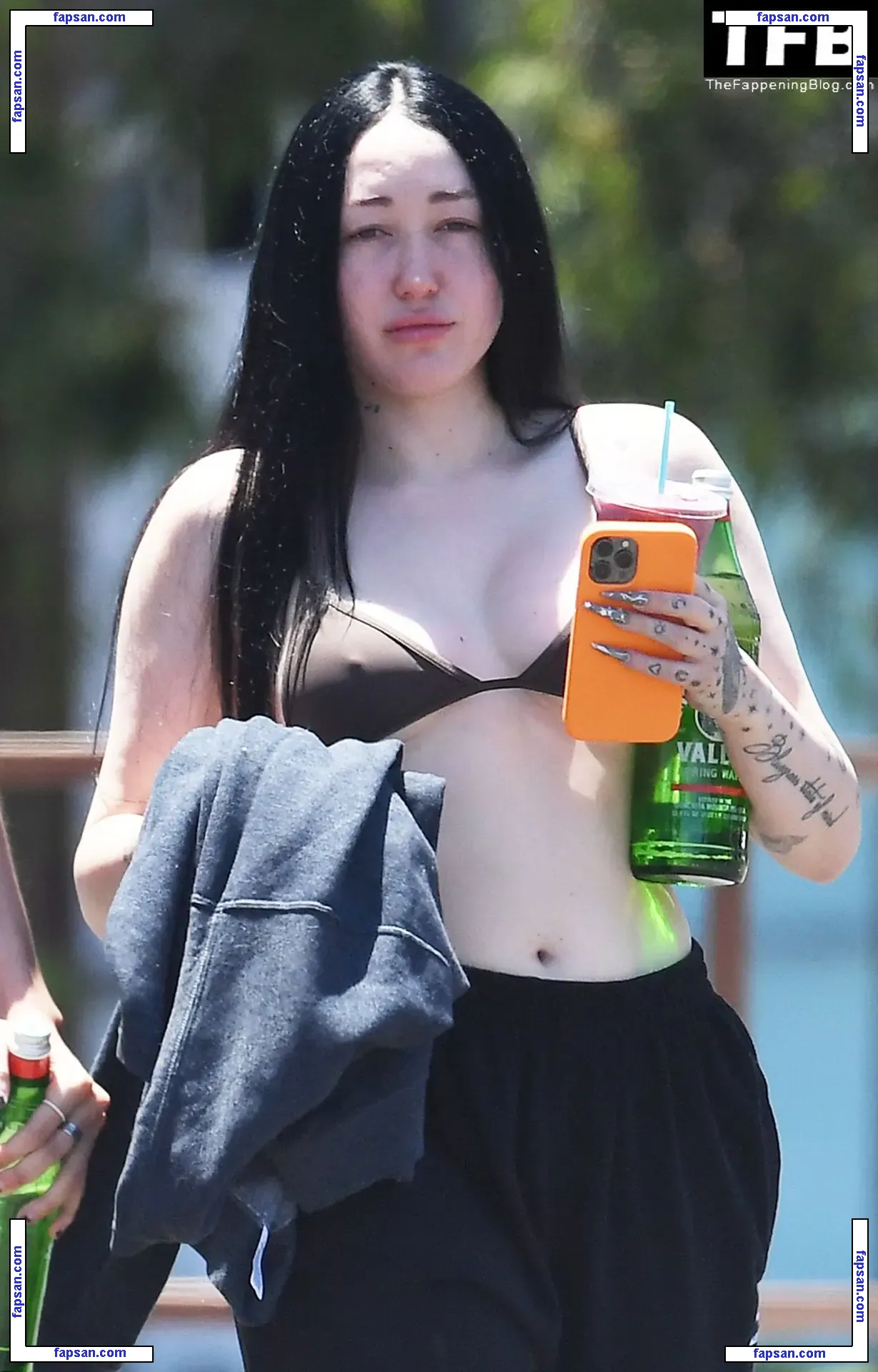 Noah Cyrus nude photo #0471 from OnlyFans