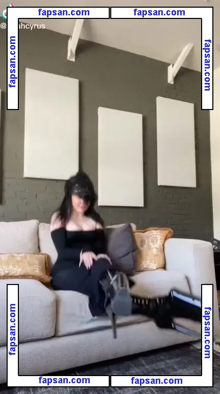 Noah Cyrus nude photo #0570 from OnlyFans